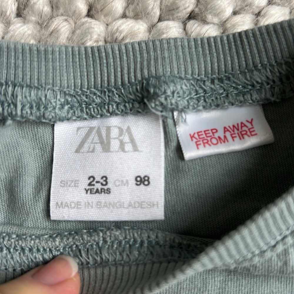 Zara boys short sleeve T-shirt pocket EUC 2-3 - Picture 2 of 3